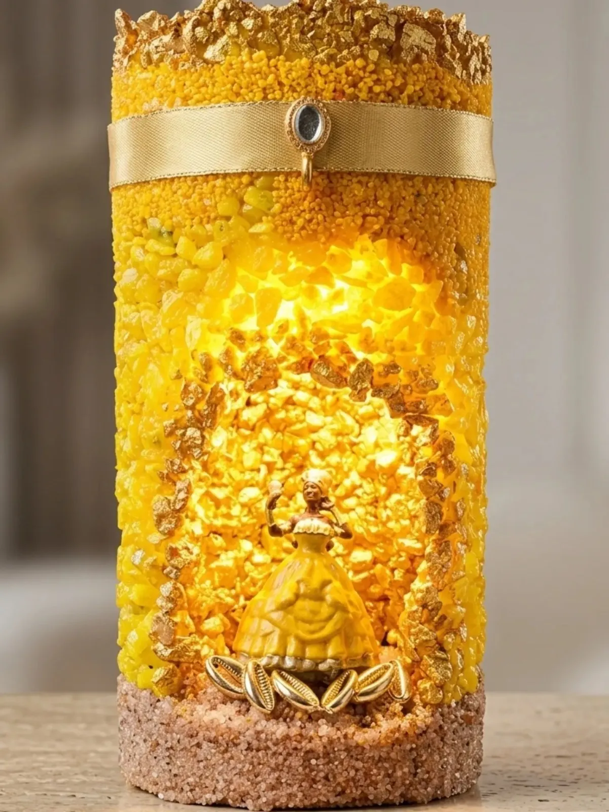 Capa: Luminária artesanal de Oxum — luz dourada e prosperidade